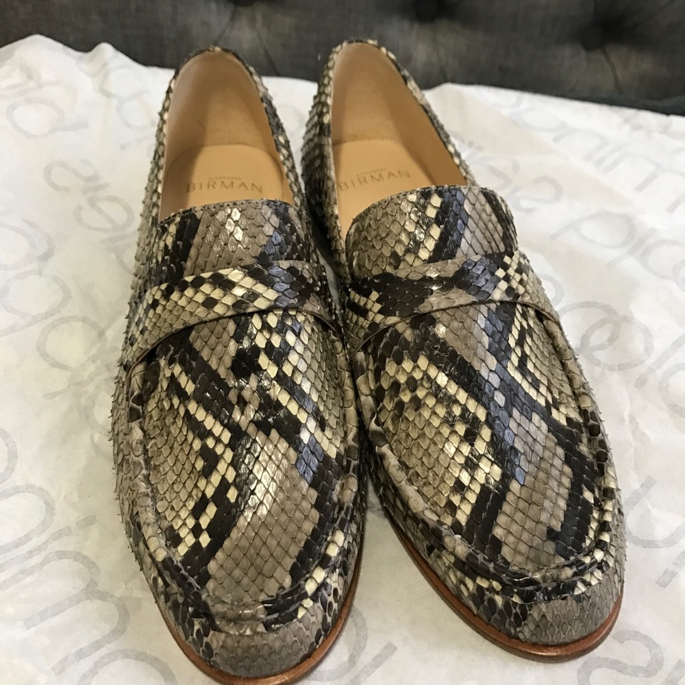 Very new Alexandre Birman snakeskin women's shoes.
